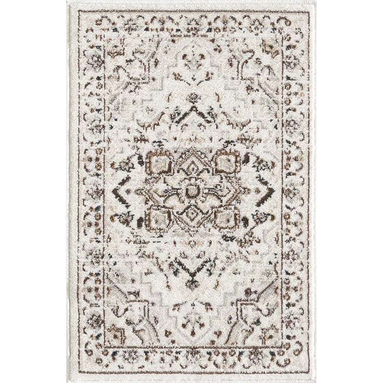 Traditional Cream/Beige Oriental Area Rug