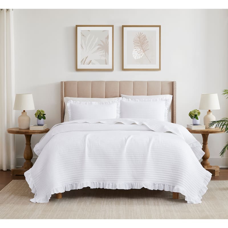 Carla Stripe Fringe Farmhouse Quilt Set - White - Queen