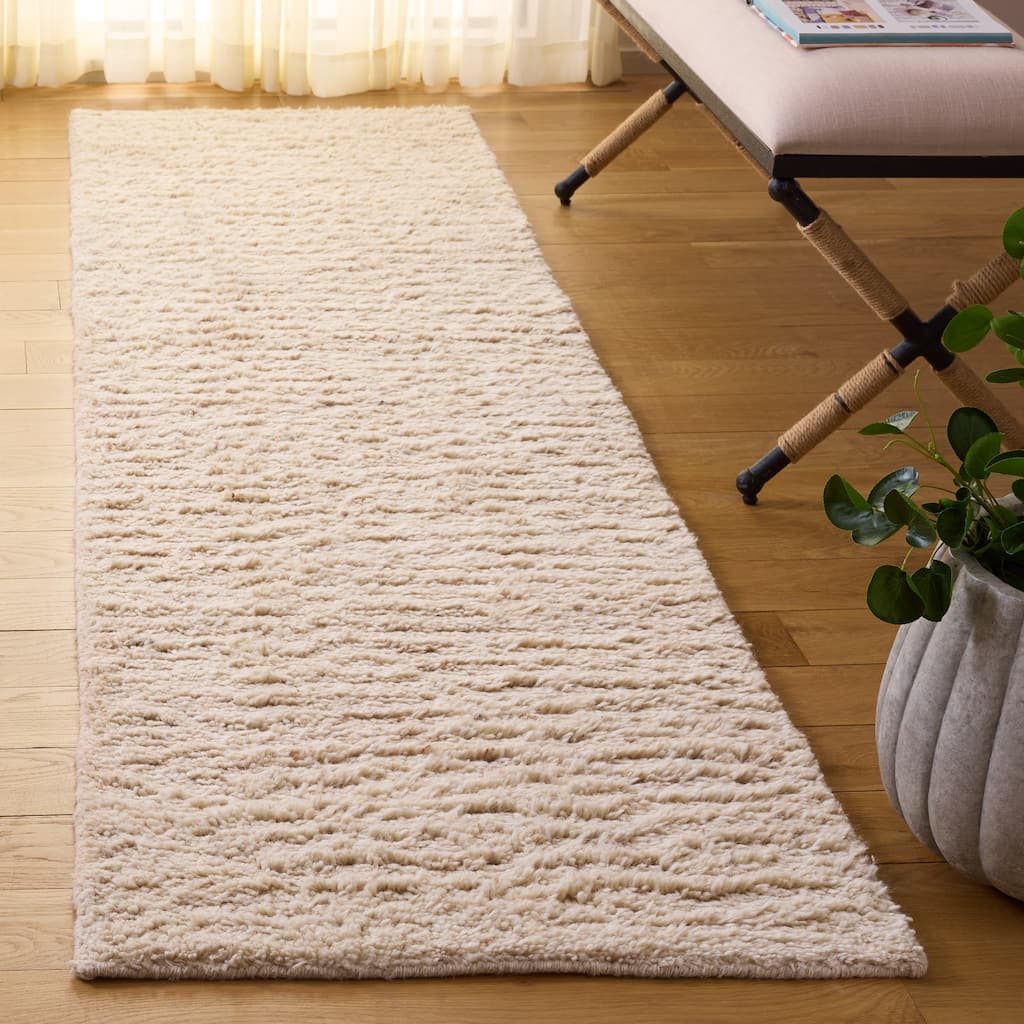 SAFAVIEH Handmade Casablanca Shag Ayoe Wool Rug