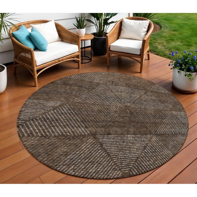 HomeRoots Geometric Transitional Rectangle Outdoor Rug - 8' Round