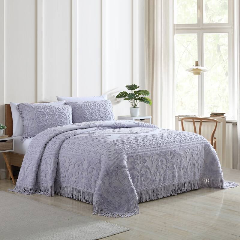 Medallion Chenille Bedspread. - Lavender - Full