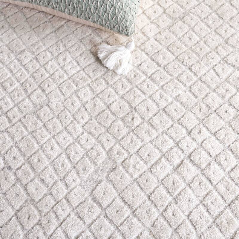 SAFAVIEH Hand-Woven Mirage Shirl Modern & Contemporary Viscose Rug