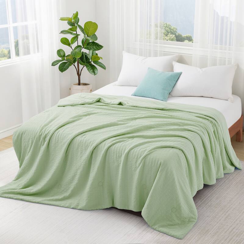 Lightweight Cooling Reversible Bed Blanket, Breathable Seersucker Comforter for Hot Sleepers