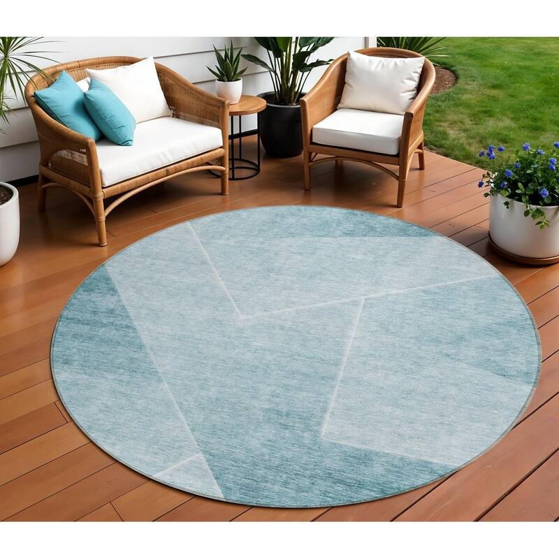 HomeRoots Abstract Transitional Rectangle Outdoor Rug - 8' Round