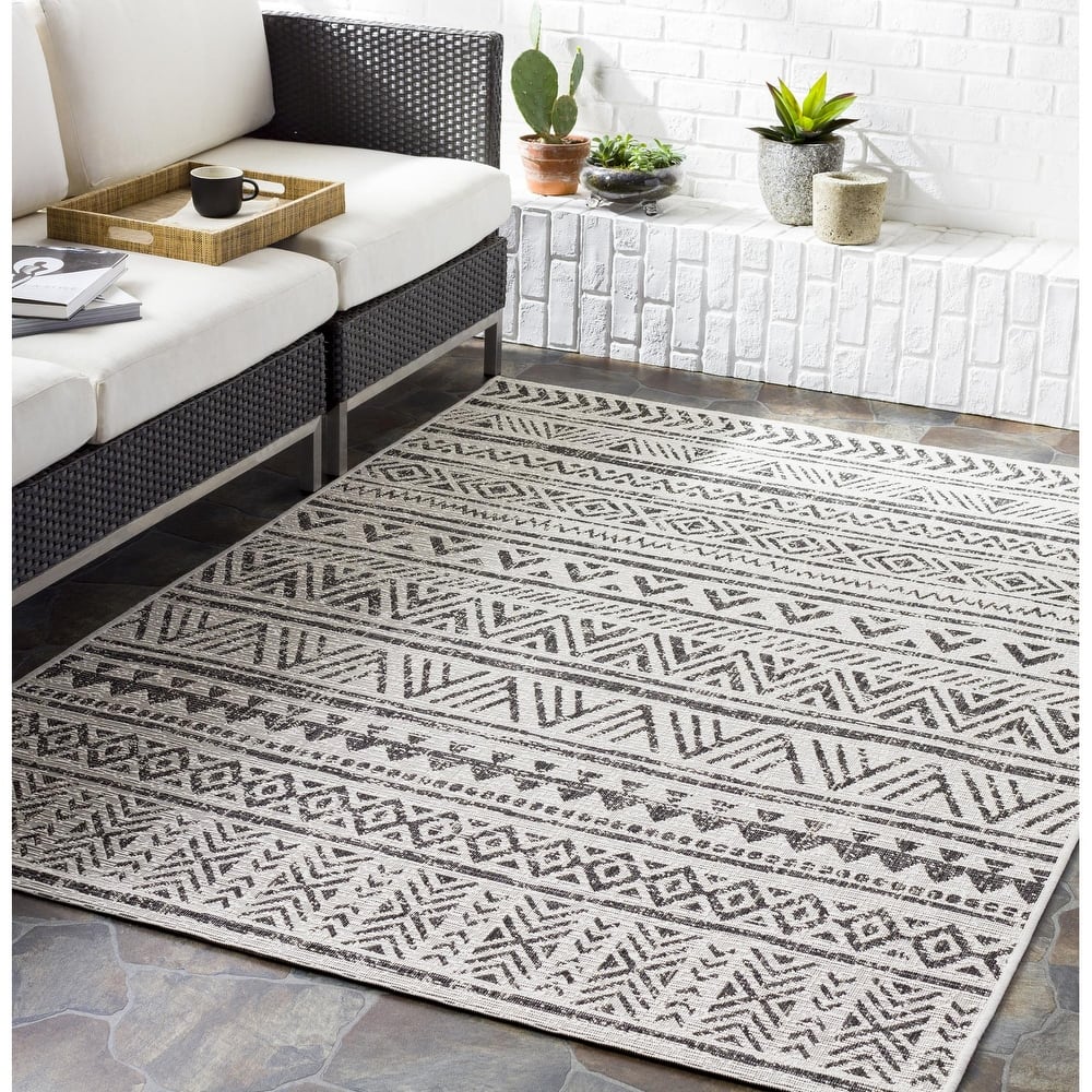 Livabliss Eagean Traditional Indoor/Outdoor Area Rug