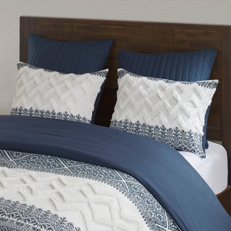 GDF Studio - Mila Cotton Comforter Set with Chenille Tufting