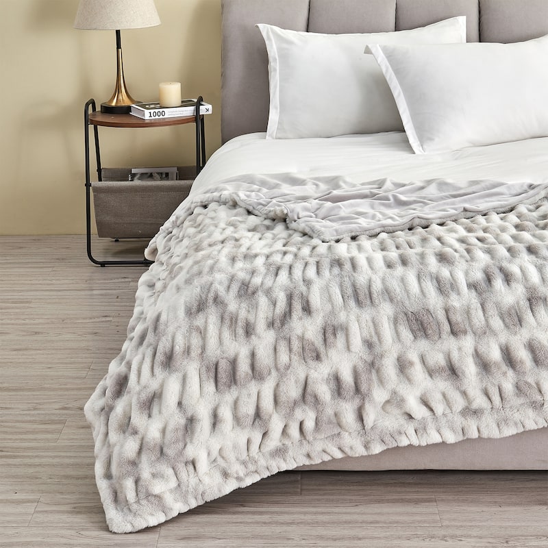 Luxurious Ruched Faux Fur Reversible Microfiber Throw