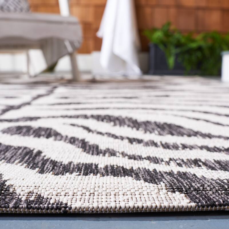 SAFAVIEH Courtyard Kalyonka Indoor/ Outdoor Waterproof Patio Backyard Rug