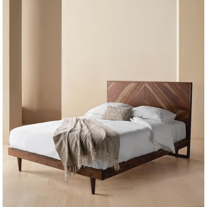 SAFAVIEH Couture Maci Bryn Wood Herringbone Bed
