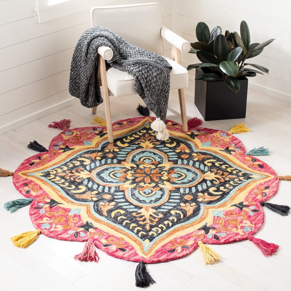 SAFAVIEH Handmade Novelty Jaliyah Boho Tassel Wool Rug