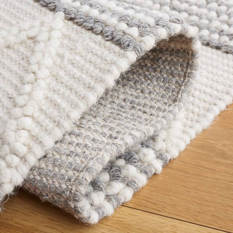 SAFAVIEH Handmade Natura Gizela Boho Wool Rug