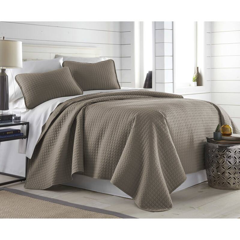 Oversized Solid 3-piece Quilt Set by Southshore Fine Linens - Dark taupe - King - Cal King