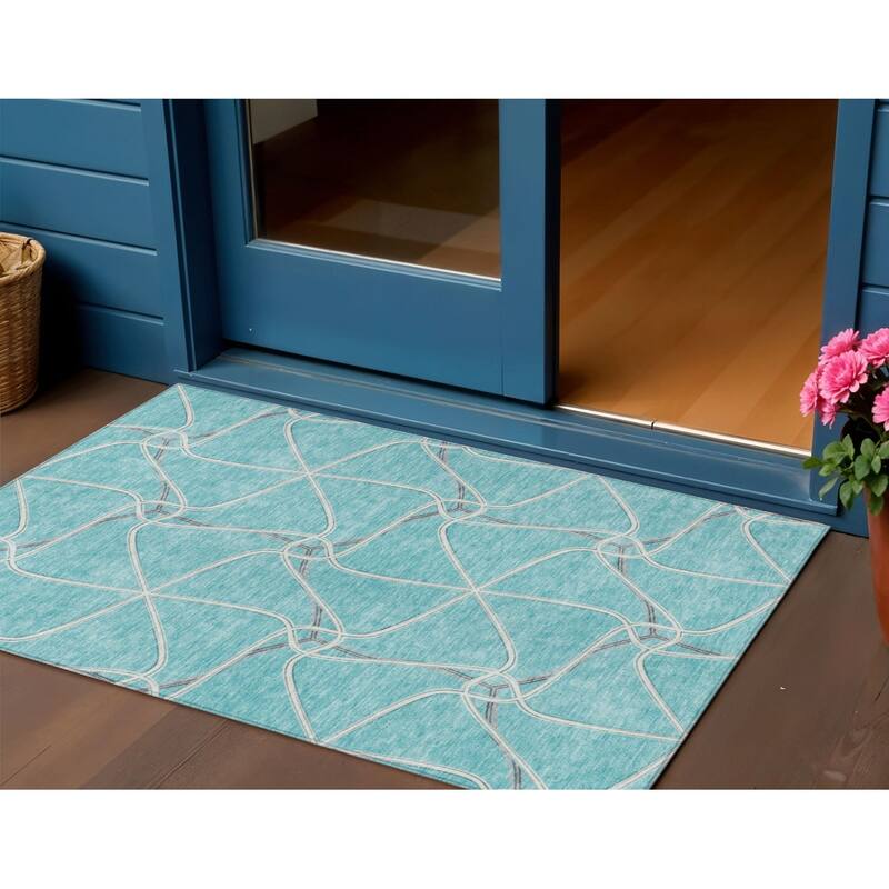 HomeRoots Geometric Transitional Rectangle Outdoor Rug - 3' x 5'
