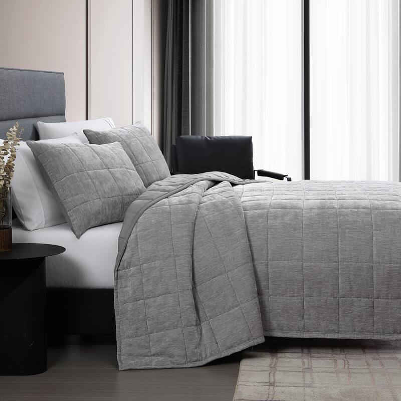 Vera Wang Chenille Box Solid 3 Piece Quilt Set