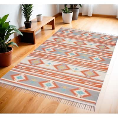 Comiw Southwestern Woven Low Pile with Fringe Area Rug By HomeRoots - 66' X '42' X '0.25