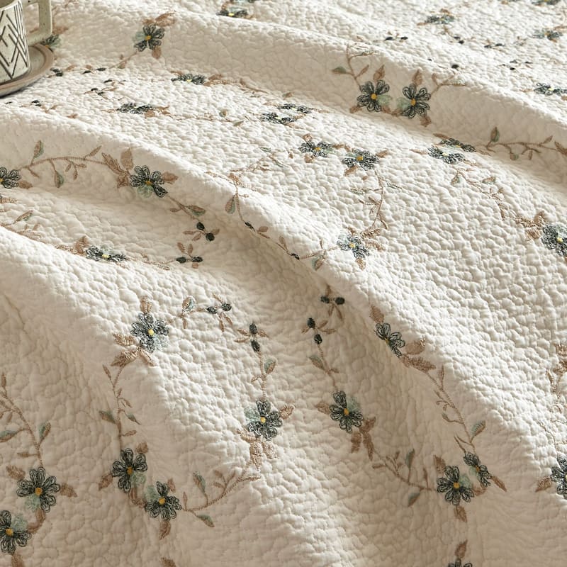 3Pcs Soft European Cottage Cream Cotton Quilt Bedspread Set