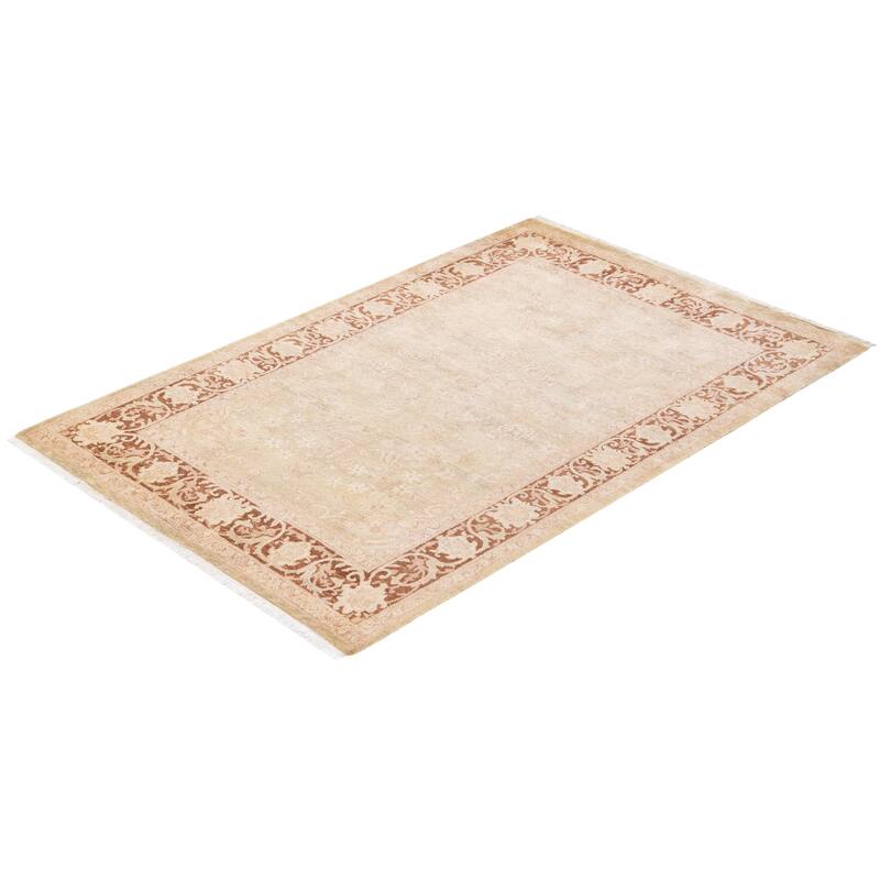 Overton Handknotted Wool Traditional Oriental Light Gray Area Rug - 4' x 6'