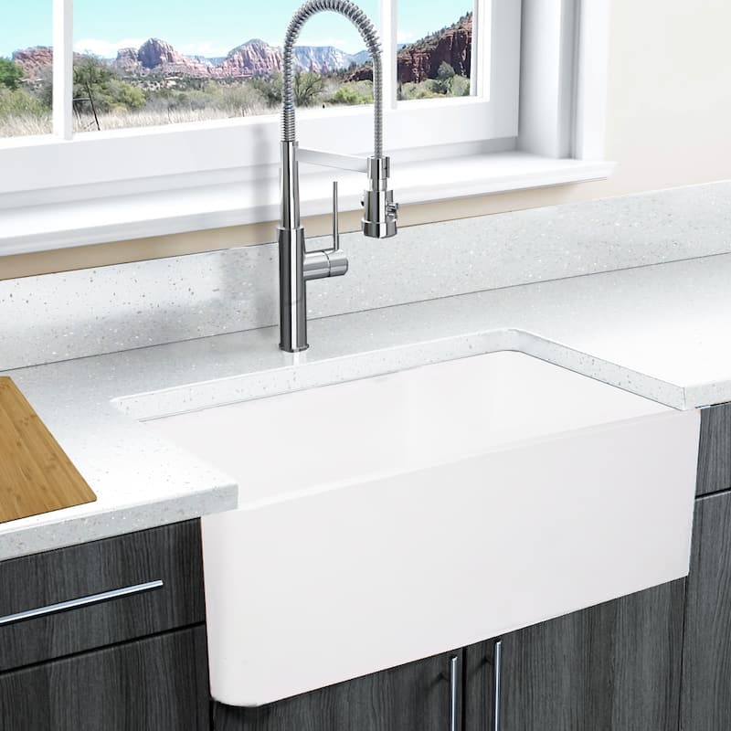 Highpoint Collection 33-inch Matte Stone Farmhouse Sink with Accessories