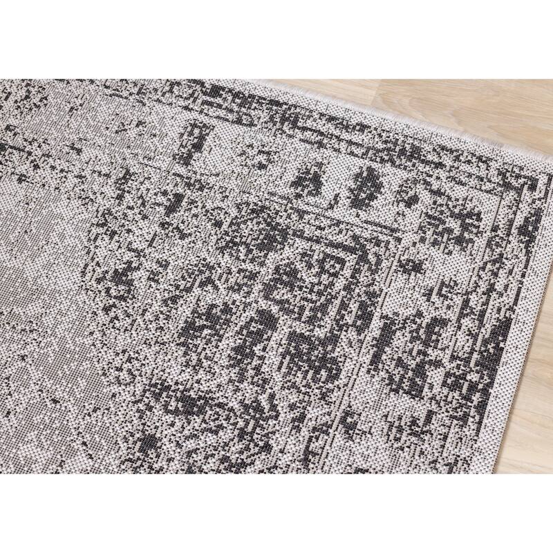 Jackson Collection - Grey/Black Distressed Traditional Indoor/Outdoor Area Rug
