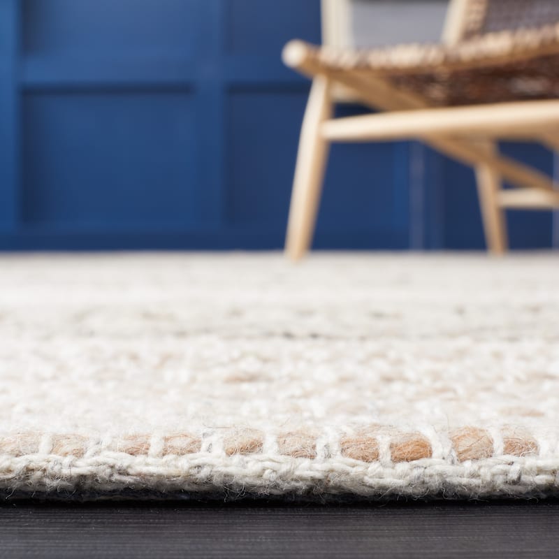 SAFAVIEH Handmade Natura Visare Wool Rug