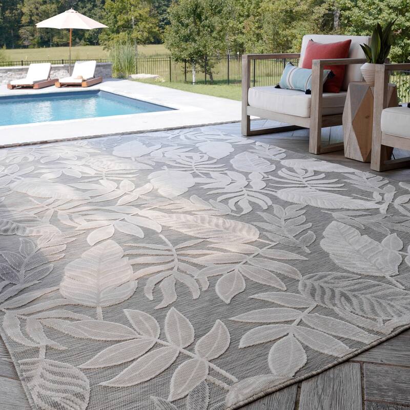 Tropicana Tropical Floral Indoor/Outdoor Area Rug - 5'1'' x 7'3'' - Gray/Cream