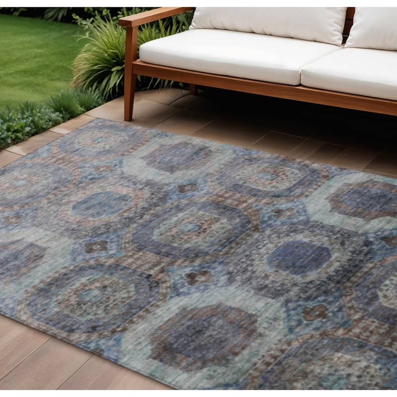 HomeRoots Medallion Transitional Rectangle Outdoor Rug - 8' X 10'