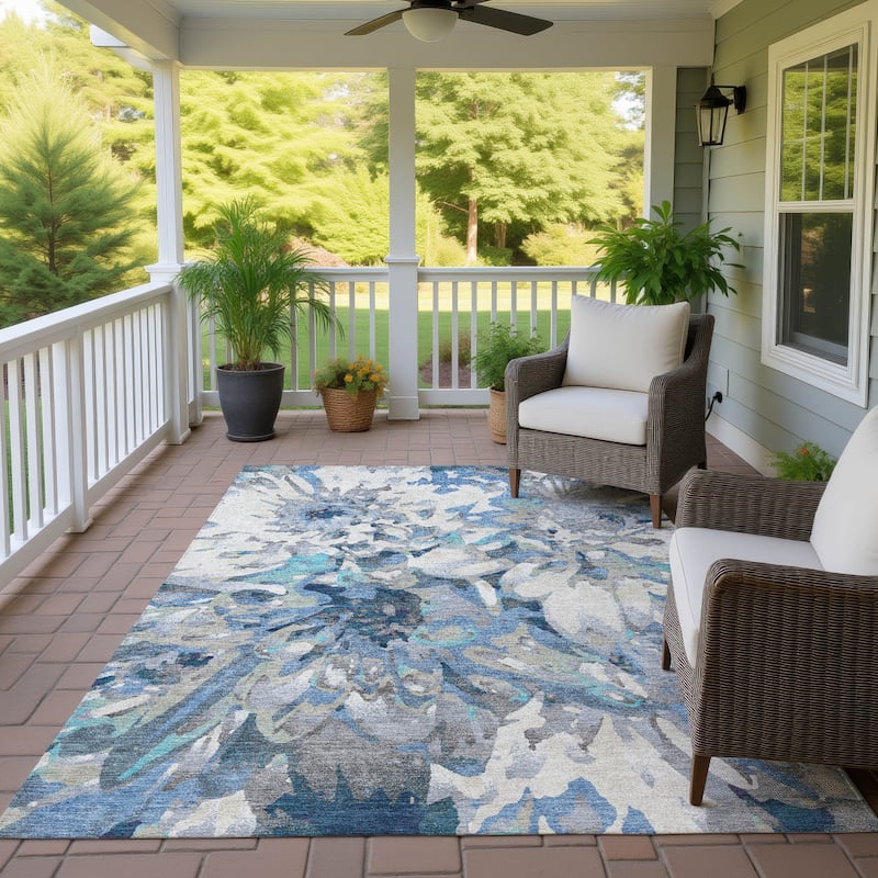 Machine Washable Indoor/ Outdoor Abstract Floral Chantille Rug