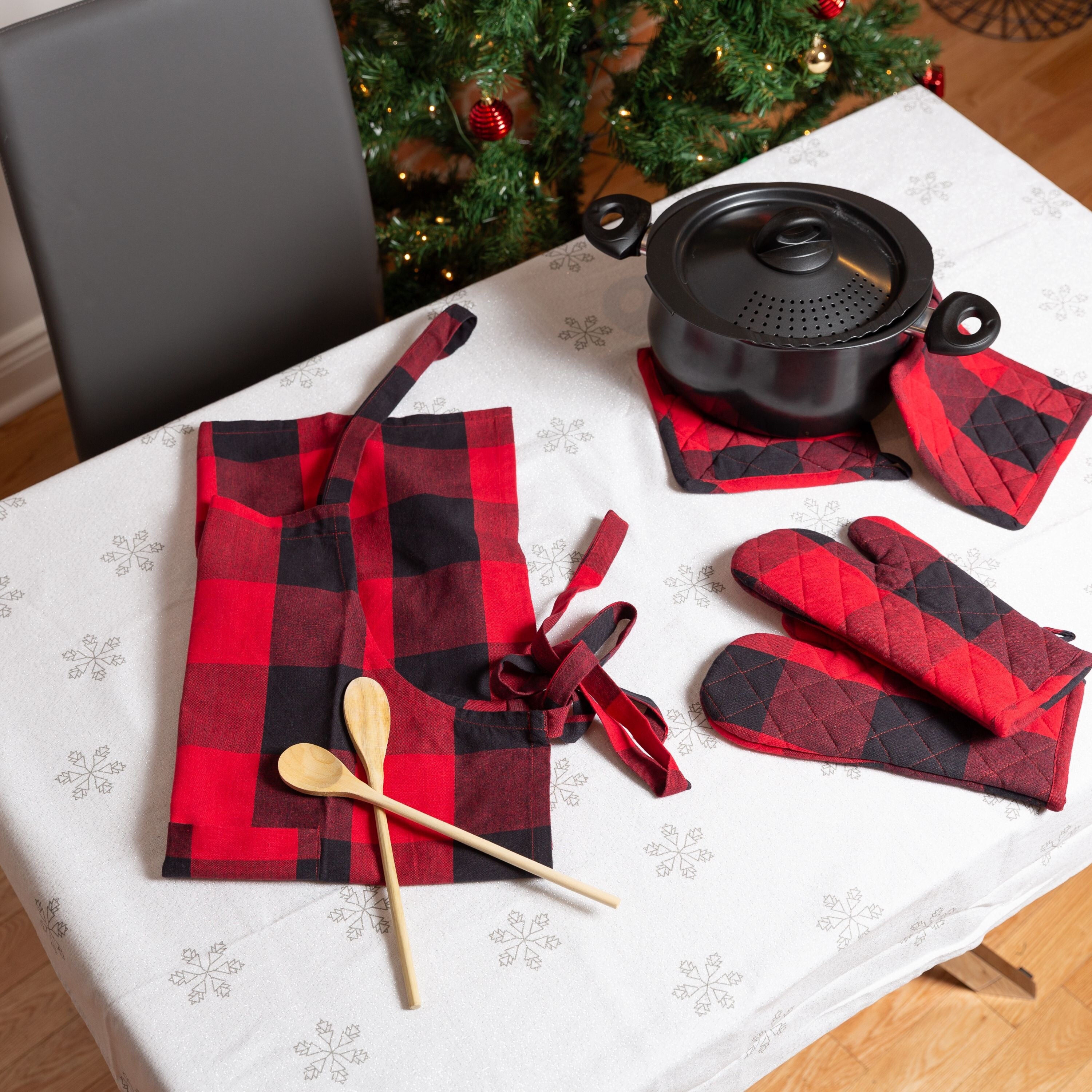 Fabstyles Buffalo Check Cotton Apron - On Sale - Overstock - 32971193