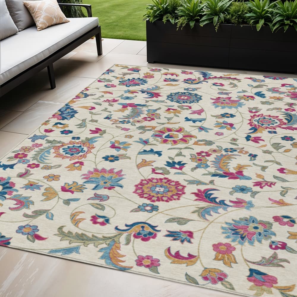 HomeRoots Floral Transitional Rectangle Outdoor Rug