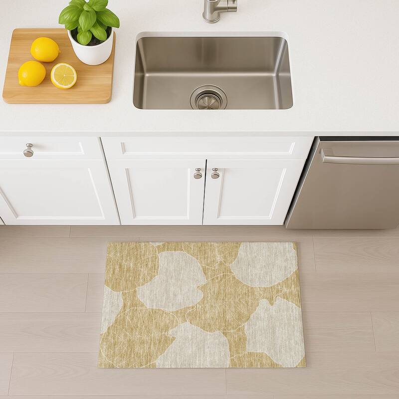 Machine Washable Indoor/ Outdoor Tropical Floral Chantille Rug