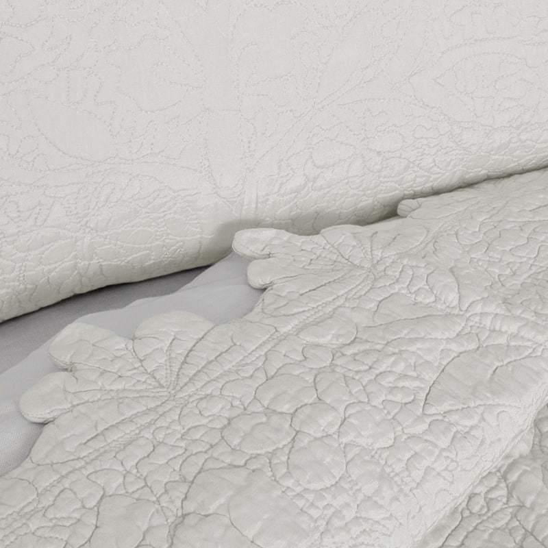 Adeline Floral Quilt