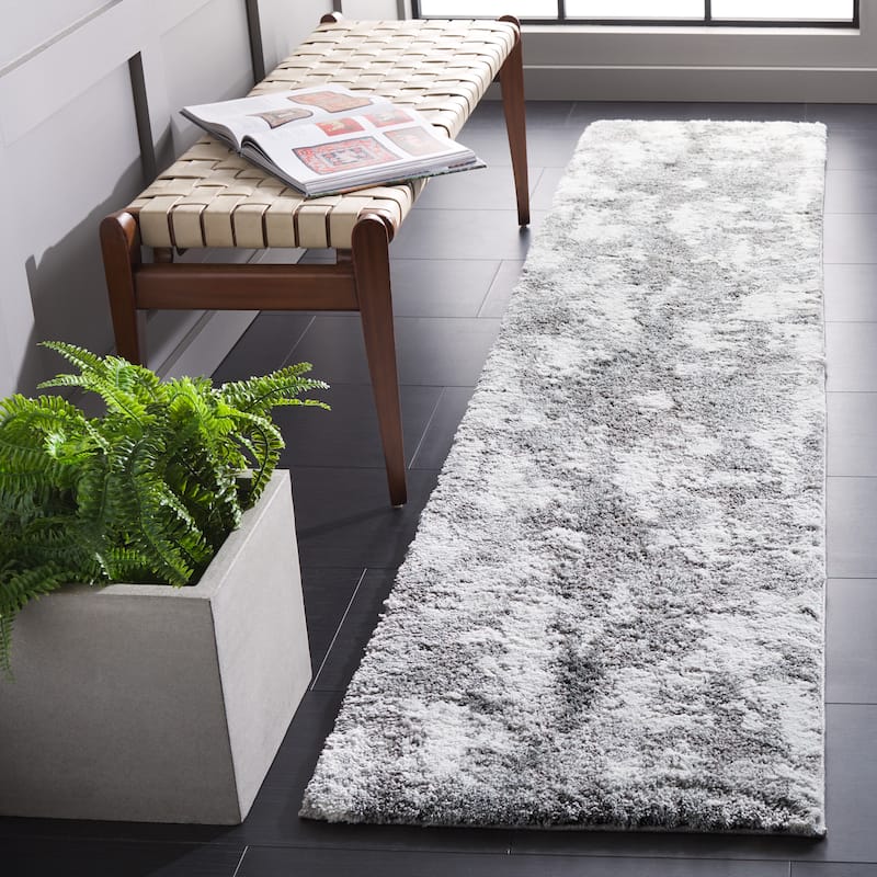 SAFAVIEH Century Finie Contemporary Rug