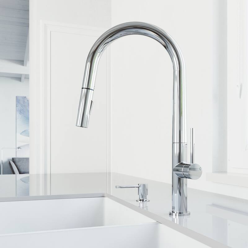 VIGO Greenwich 18" H Single Handle Pull-Down Sprayer Kitchen Faucet