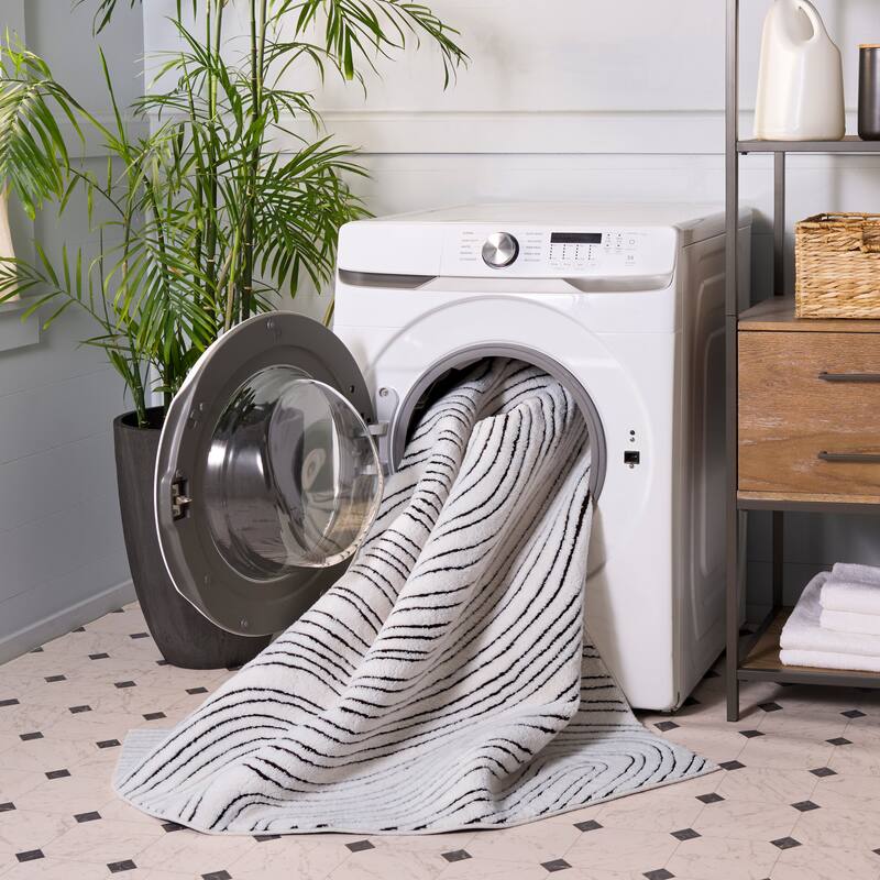 SAFAVIEH Versailles Ona Traditional Rug