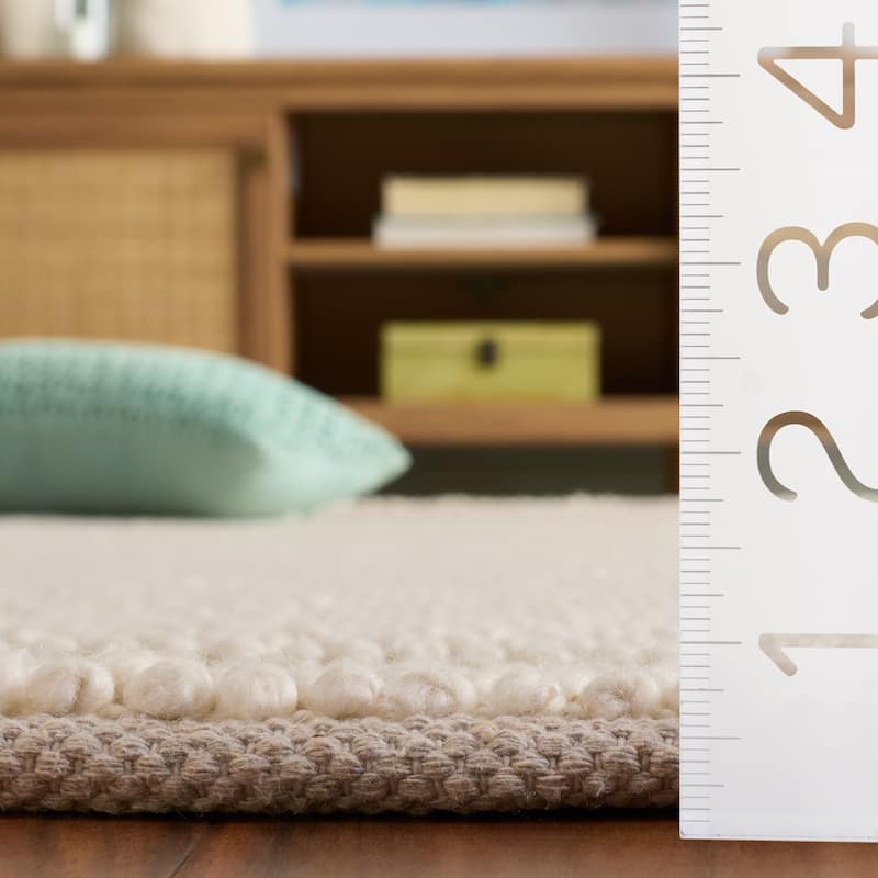 SAFAVIEH Handmade Natura Mehroo Casual Wool Rug