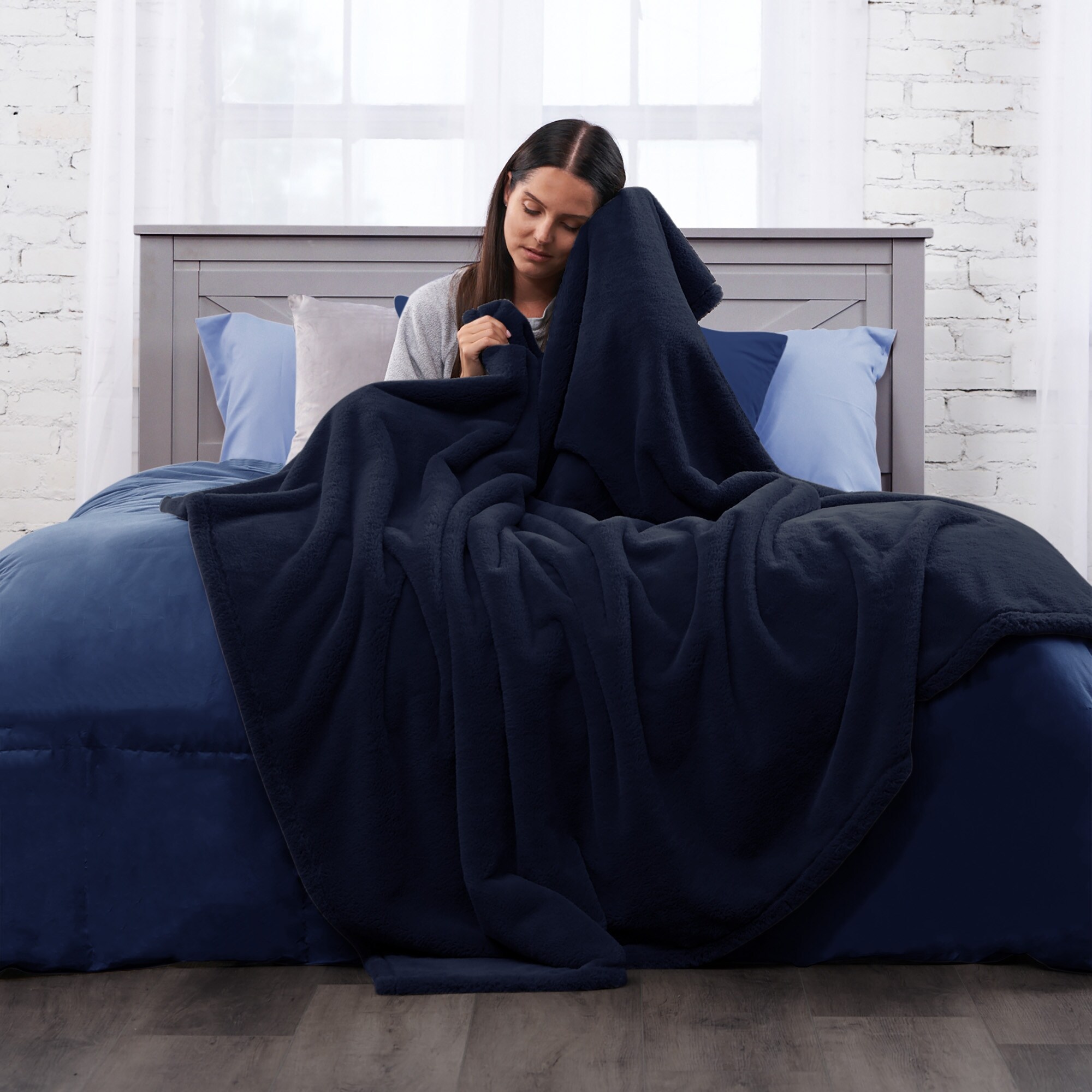 Navy Ultra Fine Faux Fur Throw Blanket - Overstock - 39896757