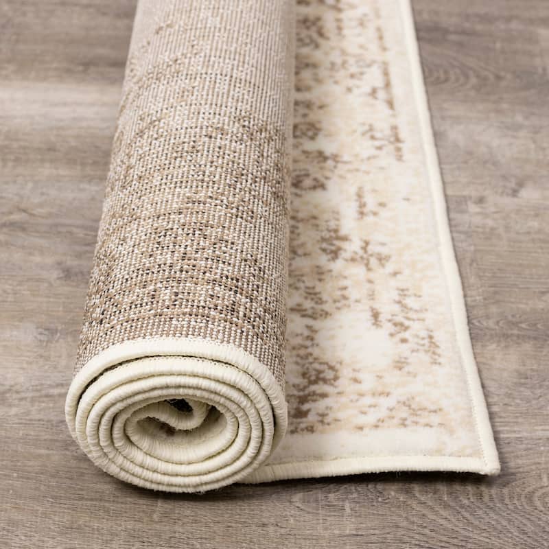 Florence Collection - Beige/Cream Distressed Traditional Rug - 4'7" x 6'7"