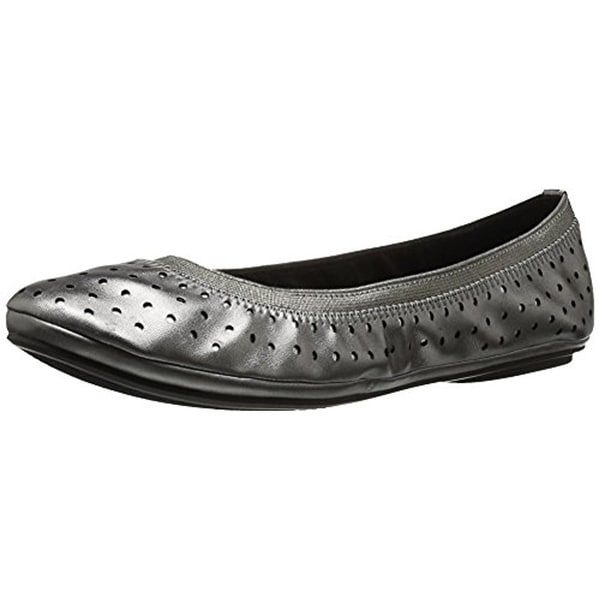 bandolino b flexible flats