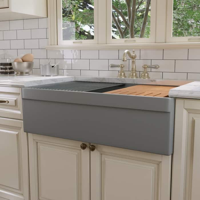 DeerValley 33"L X 20"W Double Bowl Workstation Farmhouse Kitchen Sink With Cutting Board And Dish-Drying Rack