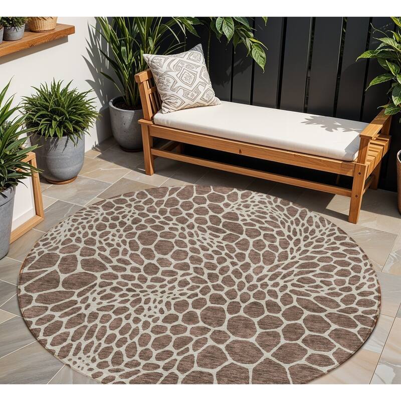 HomeRoots Geometric Transitional Rectangle Outdoor Rug - 8' Round