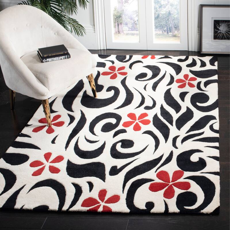 SAFAVIEH Handmade Soho Brittani Floral N.Z. Wool Rug - 3'6" x 5'6" - Ivory/Black