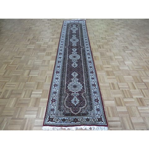 Hand Knotted Red Mahi with Wool & Silk Oriental Rug (2'8" x 9'10") - 2'8" x 9'10"