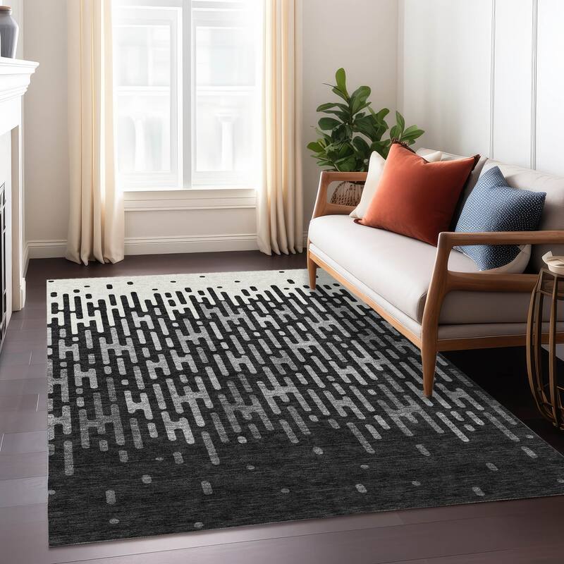 Machine Washable Indoor/ Outdoor Modern Kingman Chantille Rug