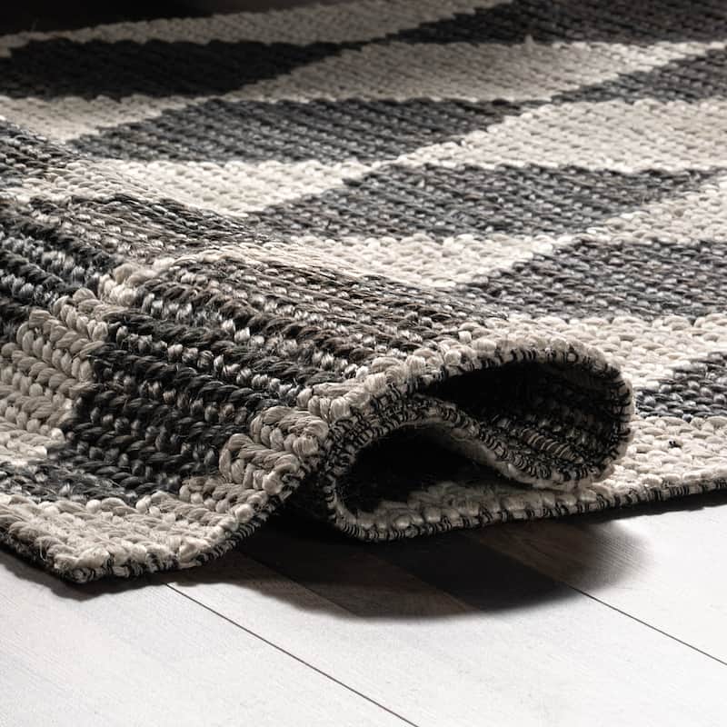 Nuloom Chaya Diamond Striped Jute Blend Area Rug