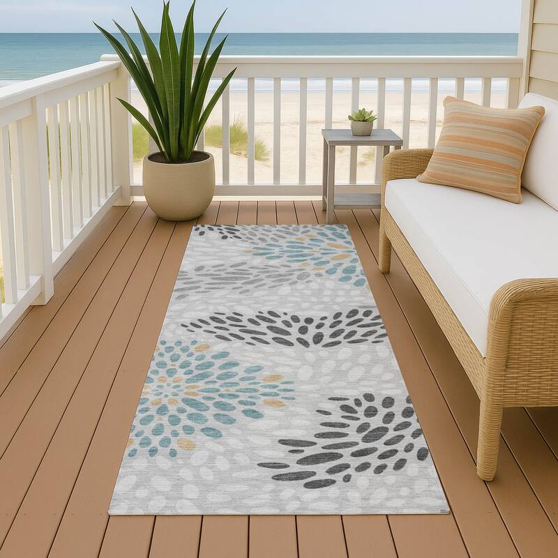 Machine Washable Indoor/ Outdoor Modern Genoa Chantille Rug - Silver - 2'3" x 7'6"