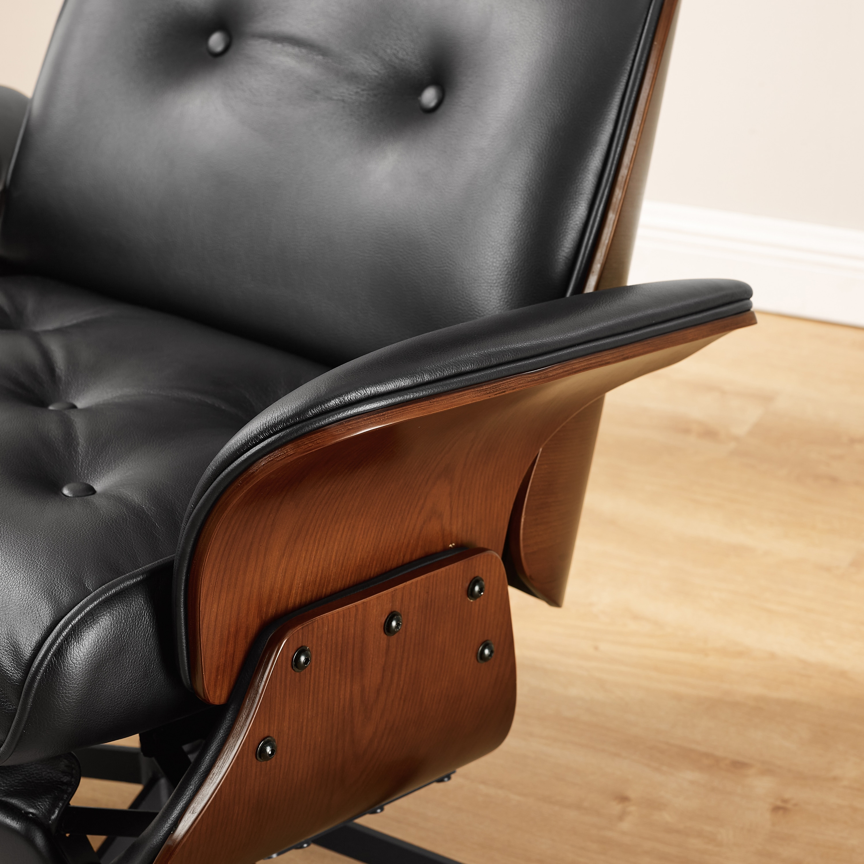 Leons cheap leather recliners