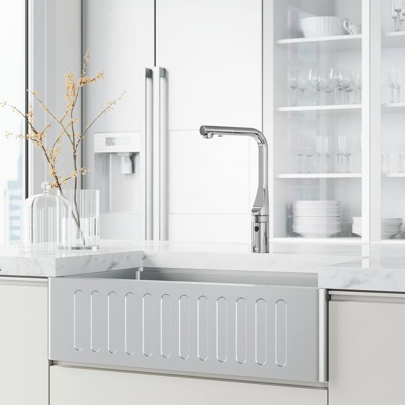 VIGO Jewel 15" H Touchless Pull-Out Sprayer Kitchen Faucet