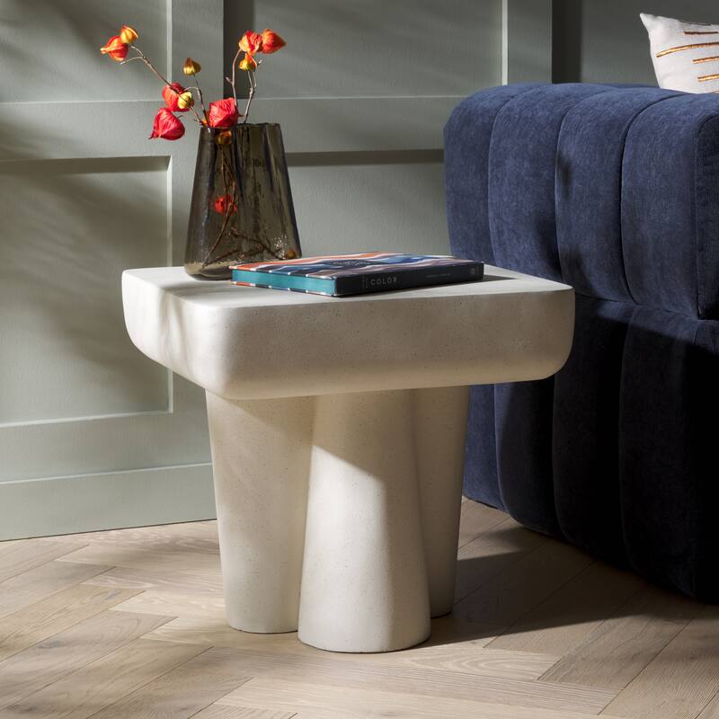 SAFAVIEH Leeza Accent Table (Fully Assembled) - 19"W x 19"D x 18"H - White