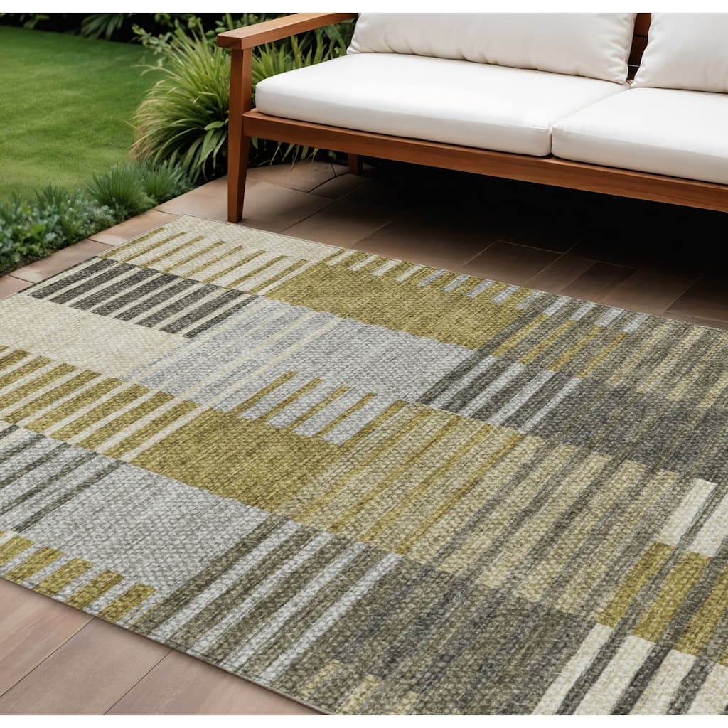 HomeRoots Striped Transitional Rectangle Outdoor Rug