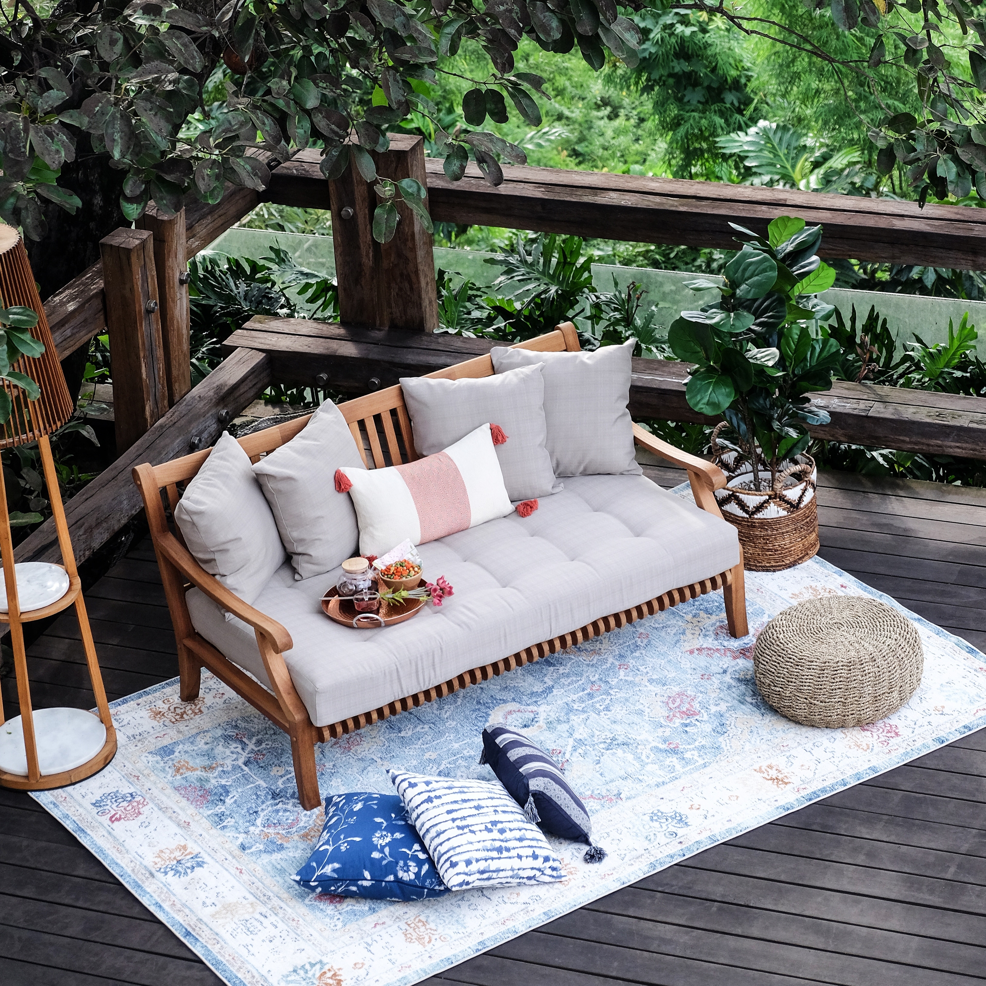 https://ak1.ostkcdn.com/images/products/is/images/direct/dff546aba94816518fd39030f2153739fd48912d/Chara-Teak-Patio-Daybed-with-Cushion.jpg